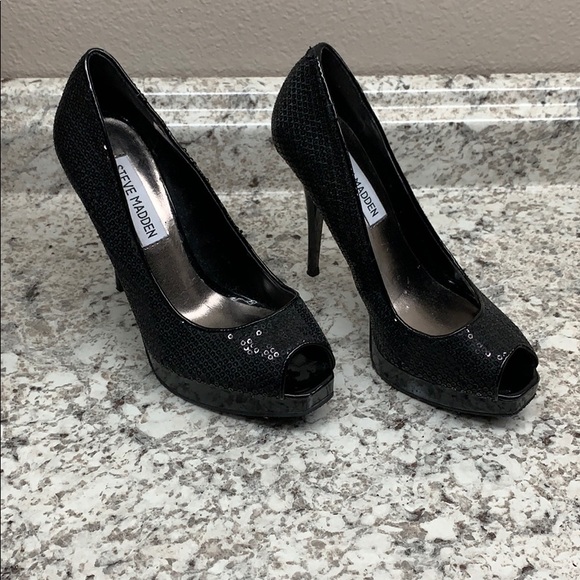 Steve Madden Shoes - Steve Madden sequined high heels black. Size 6